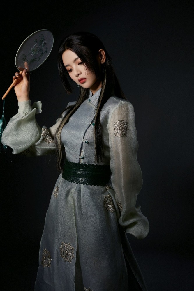 杨超越古风写真!