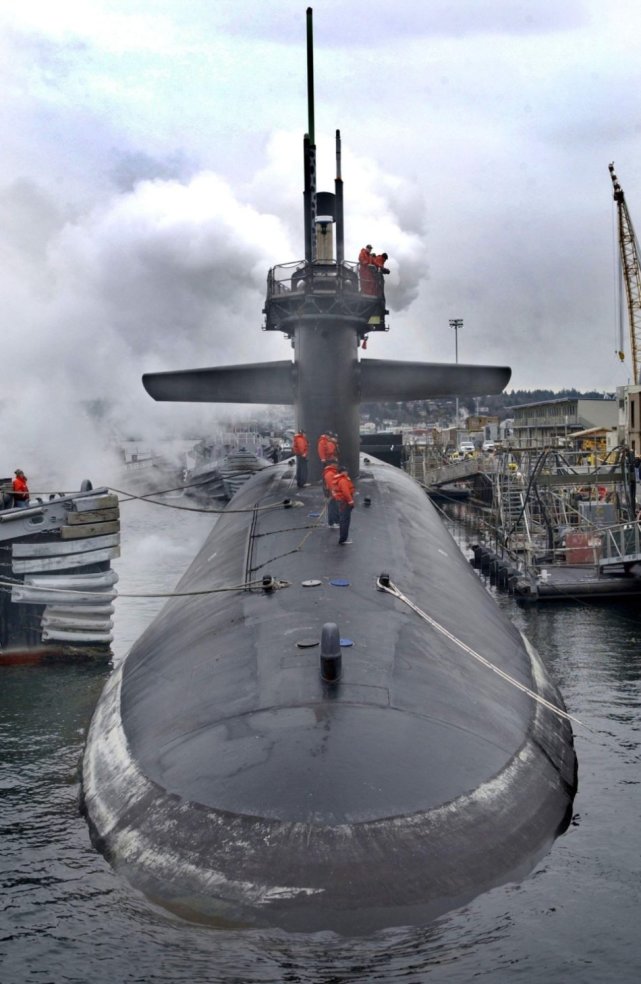 俄亥俄级核潜艇(ohio-class nuclear power submarine)是美国海军1976