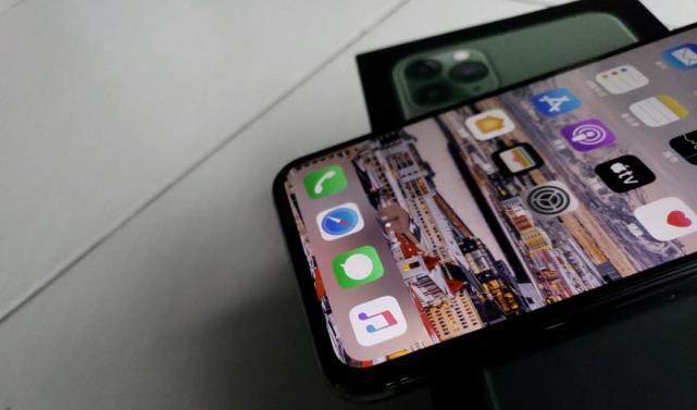 苹果iphone11屏幕滑不动屏幕失灵怎么办