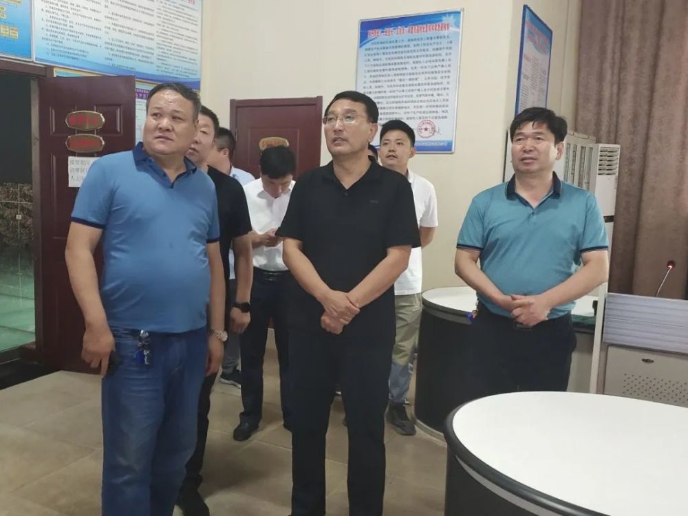 范亮珍在安益煤业检查煤矿安全生产工作