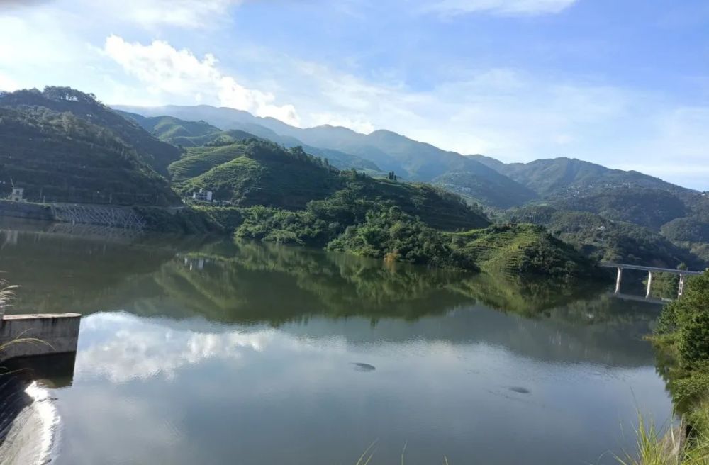 云县晓街河水库溢洪道首次过水