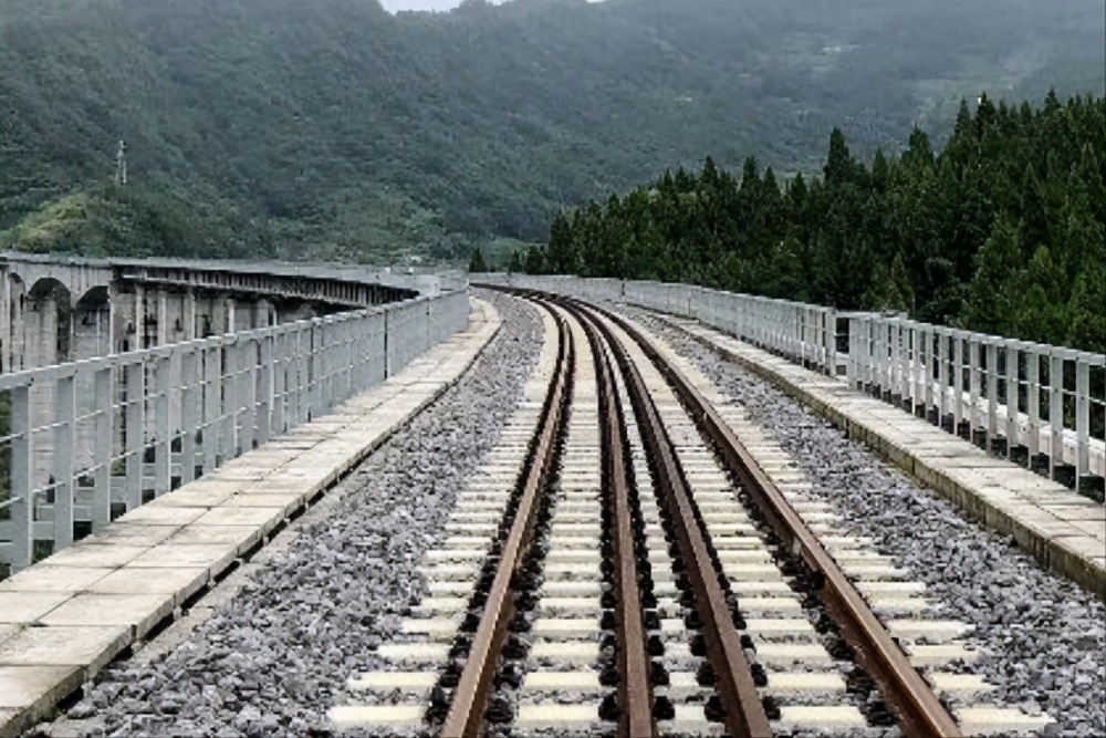 贵州"大力发展"铁路网,共涉及3条路线,有经过你家的吗