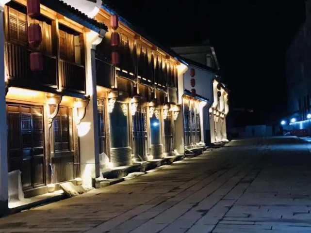 灯光美景让老街重焕光彩!新登"夜古镇"揭开面纱一角