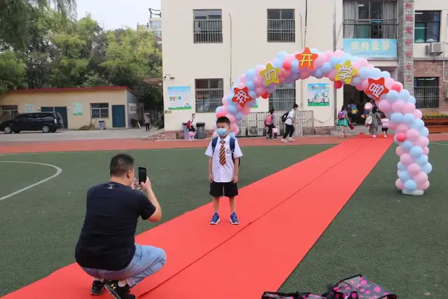 开学季,石家庄市精英未来学校新生入学的n个瞬间