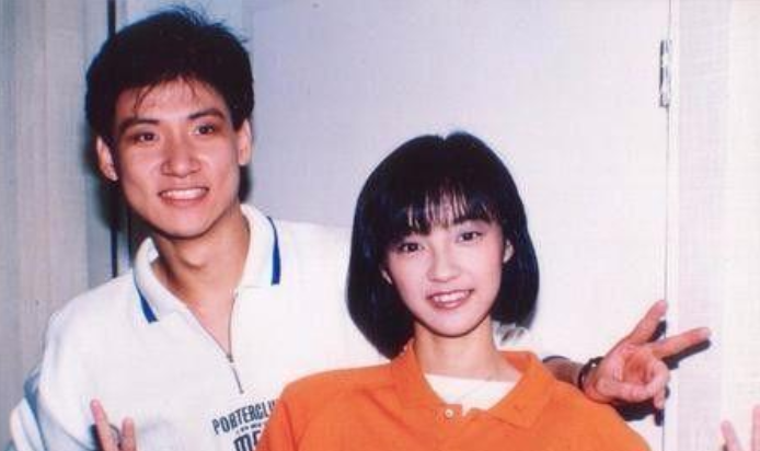 "天后"陈慧娴,与初恋痴缠6年,跟张学友当众拥吻,至今仍未婚