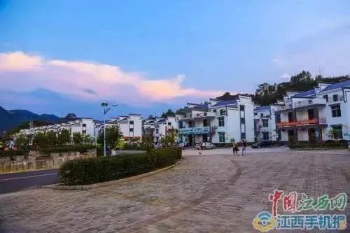 富硒葡萄等优质富硒产品该村推出了"330丝瓜",潭头富硒大米,依托天然