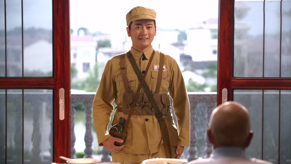 在最后看见沐上扮演的向方逑出现在叶发忠爷爷的眼前的时候,真的太