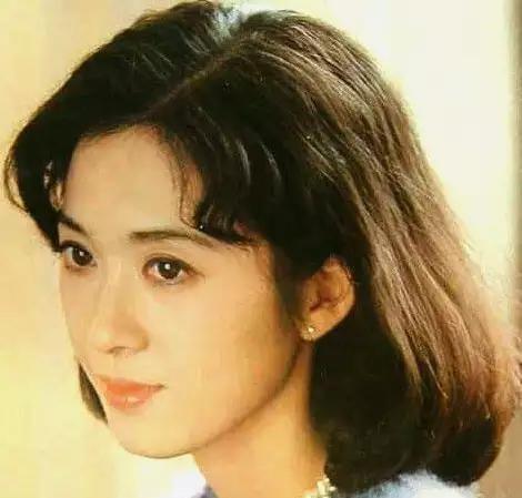 1986年,著名女星龚雪因"流氓案"远走美国,今现状如何?