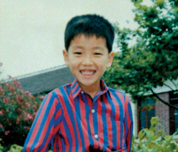10岁那年,刘翔快要上5 年级的时候,被顾宝刚老师看重,进入了上海市