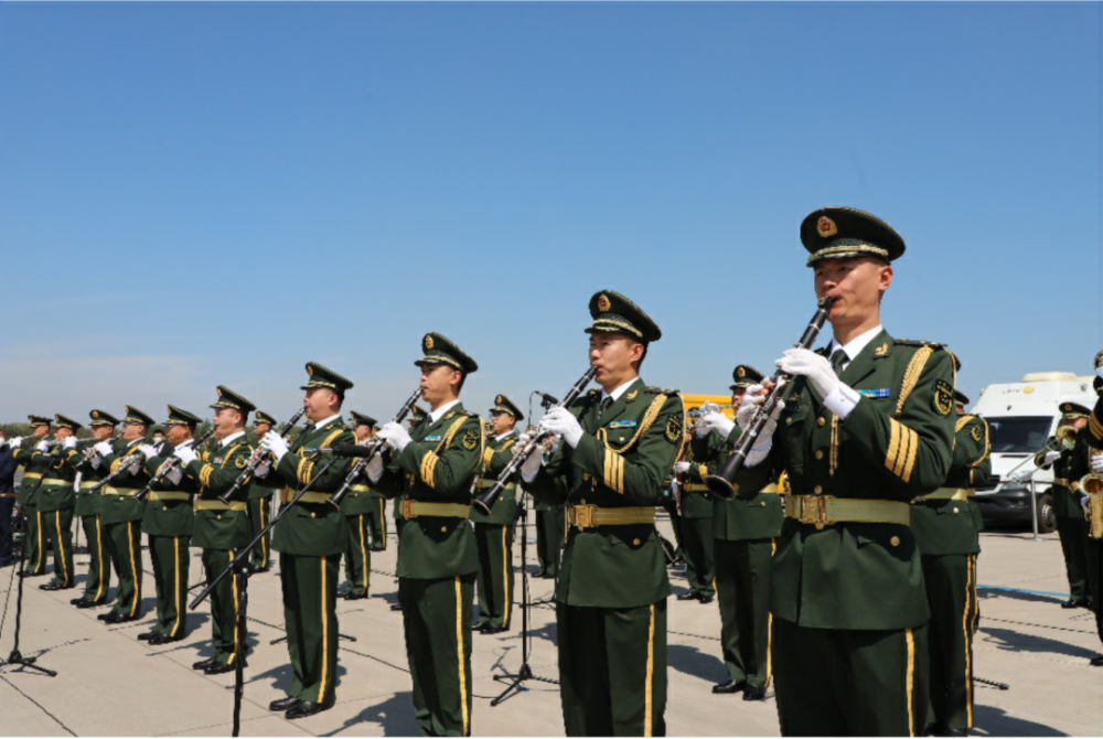 武警卫士军乐团:英烈归来,我们含泪迎奏