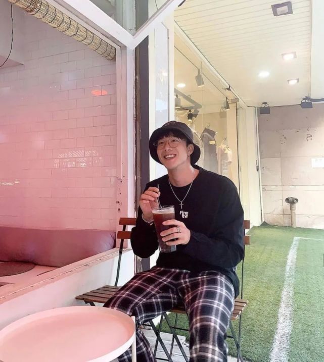以后当伴舞也开始有容貌焦虑了吗?