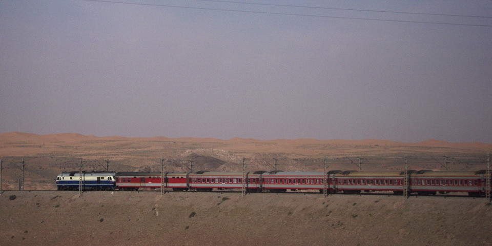 青藏铁路的火车头,国产化搞那么多年,为何还要从美国引进?_腾讯新闻