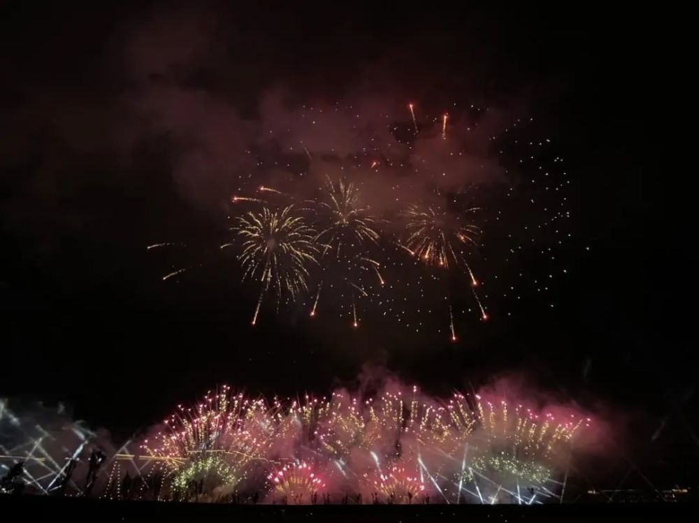 点亮西昌夜空的央视中秋晚会烟花盛会,你赴约了吗?