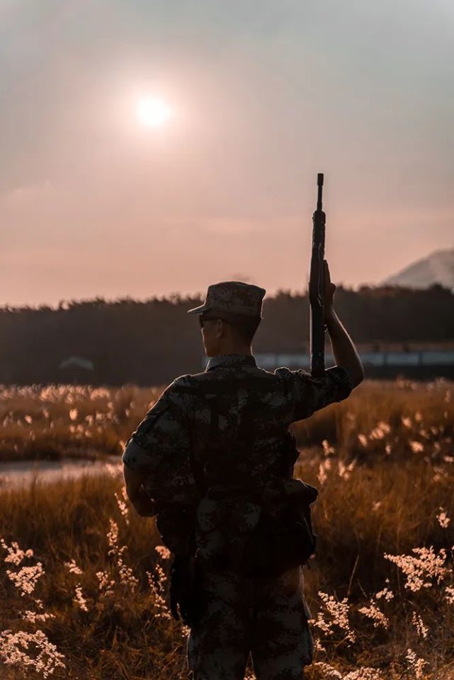 记得一直帅下去来源:东部战区,冲锋号,西南雄狮号▲一号哨位,为你站岗