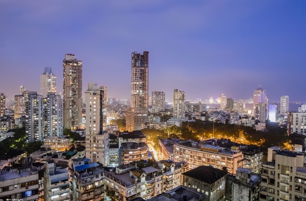 印度人眼中繁华的孟买,如果放到中国对比,能够超越上海吗?