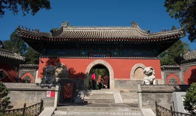 北京三大花卉寺庙之一,是全国重点文物保护单位