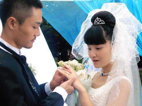 出演《完美新娘》时,章贺与郭柯宇这两位演员: 一个29岁,一个31岁.