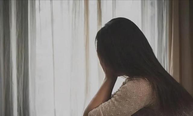 首先作为一个成年人来说,当他经济不独立而需要长时间依附对方来生存