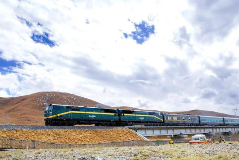 全线分段建设的滇藏铁路,20世纪90年代被提出,难度远超青藏铁路