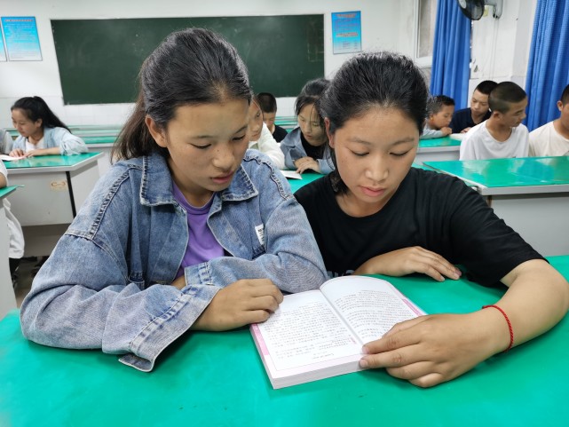 开学啦 "绵阳昭觉班"迎来新一批彝区学生