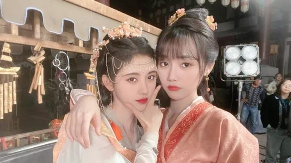 她和宋昕冉一样,之前也是参演过《如意芳霏》.