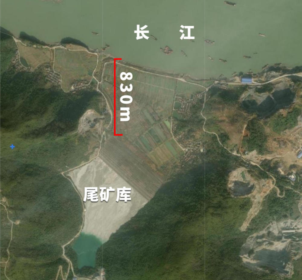 大冶有色公司丰山铜矿尾矿库距离长江干流800余米,未建截洪沟.