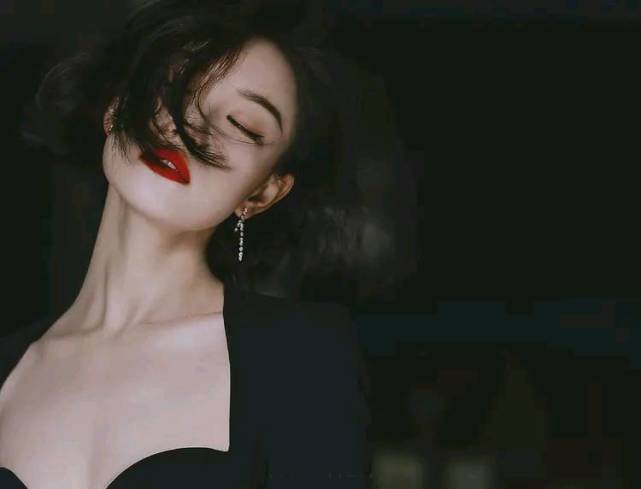 倪妮,最美锁骨女演员,没有之一!