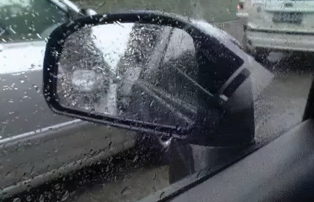 雨天开车小技巧,以及下雨天开车时有哪些注意事项