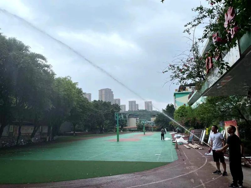綦江支队指导陵园小学完成重大火灾隐患整改
