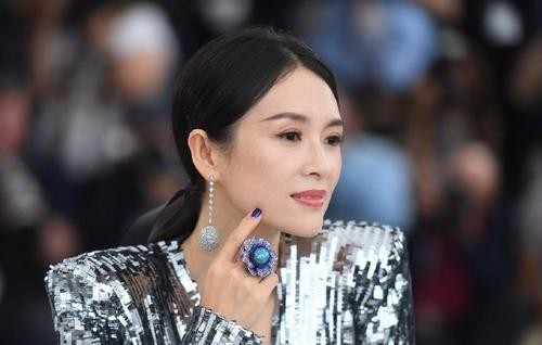 章子怡首次当导演,预告片《诗》发布,与黄轩演cp被嘲像母子