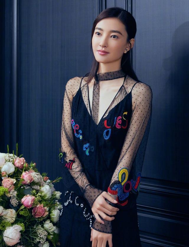 女神王丽坤,气质过人身材有料,成熟的韵味真迷人!
