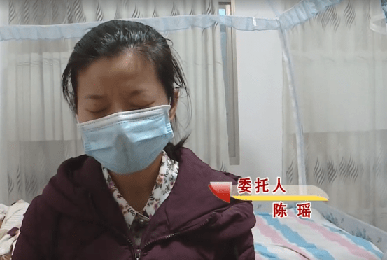 妻子不准丈夫社交,共用一部手机,丈夫过世后,妻子急着