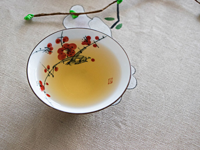 我极爱喝茶,更爱独自喝茶,独处的静能激发我内心深处