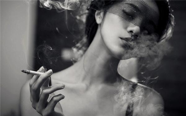 抽烟排名_动漫头像男生抽烟图片(2)