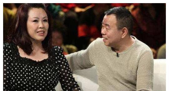 1996年春晚走红后潘长江膨胀想与杨云离婚找她两年毛病