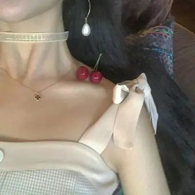 头像|女生部位头像锁骨