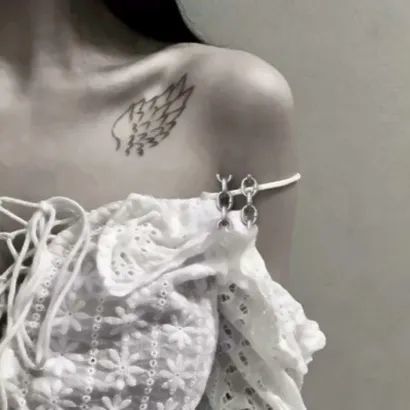 头像|女生部位头像锁骨