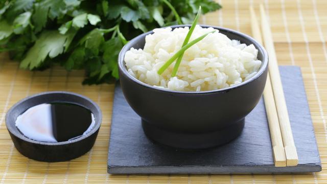 糖尿病人能吃米饭吗?2种主食不能多吃,这样吃帮助稳住