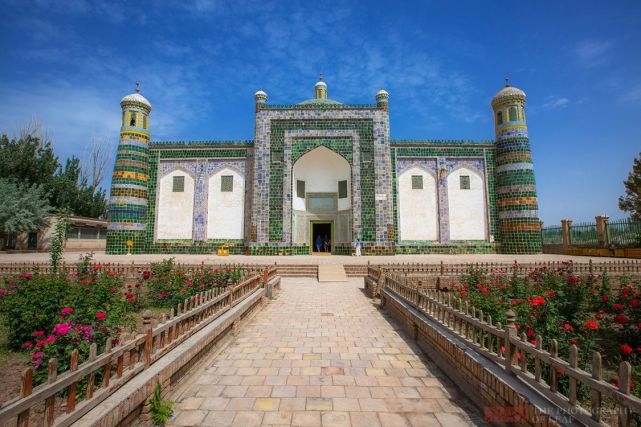 新疆喀什有座380多年历史的古墓,埋葬着一个家族72人,香妃也葬于此