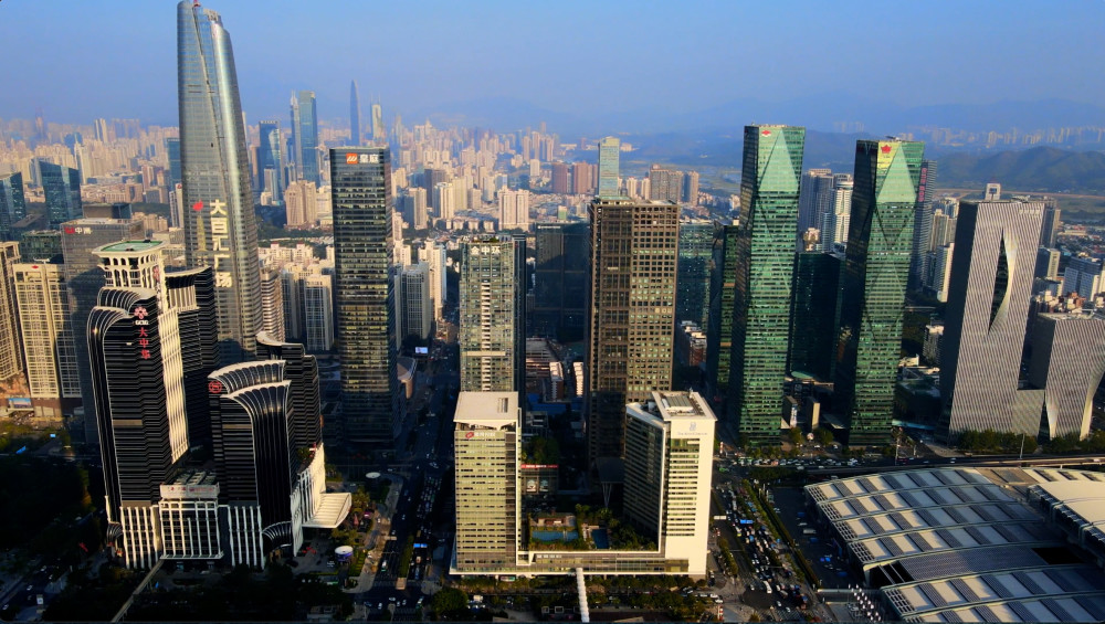 深圳中央商务区,即深圳cbd,位于福田中心区,摩天高楼林立,汇集大量的