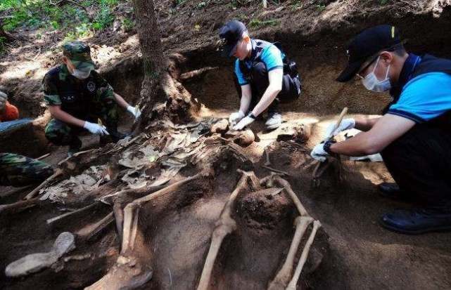 22岁韩国军人挖掘志愿军遗骸:14天仅挖出1具完整遗骸