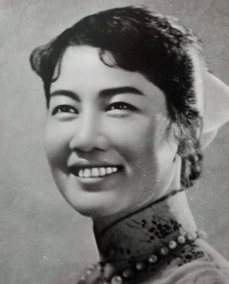 张瑞芳19岁与初恋分开一生三婚却始终没有他两人相思七十载