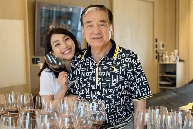 秦沛爱女姜丽文即将正式完婚,小5岁丈夫是工程师