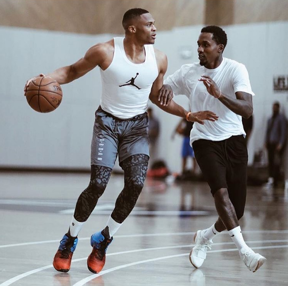湖人队拉塞尔威斯布鲁开始新的一轮训练,已经准备好nba赛季了!
