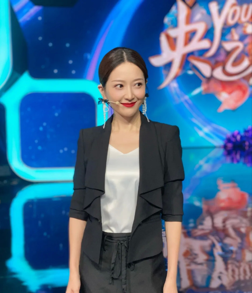 龙洋谢颖颖新节目开播同为央视美女主持观众口碑却两极分化