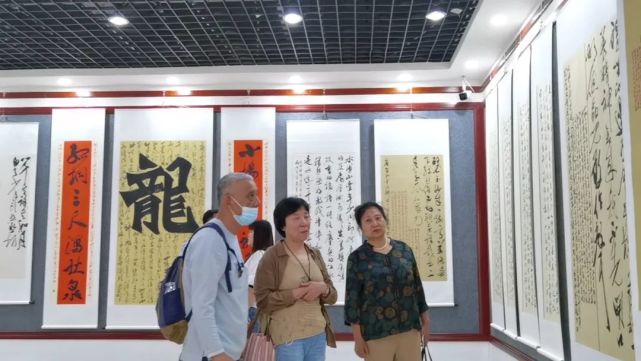 李柏枫书画展开幕