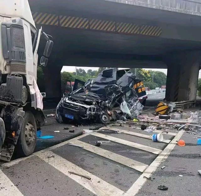 据荔枝新闻消息,9月8日,江苏宜兴,宜广公路发生一起道路交通事故