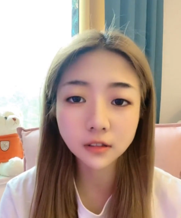 天赐女友汤圆二次出席活动颜值堪比明星观众大呼天赐有福气