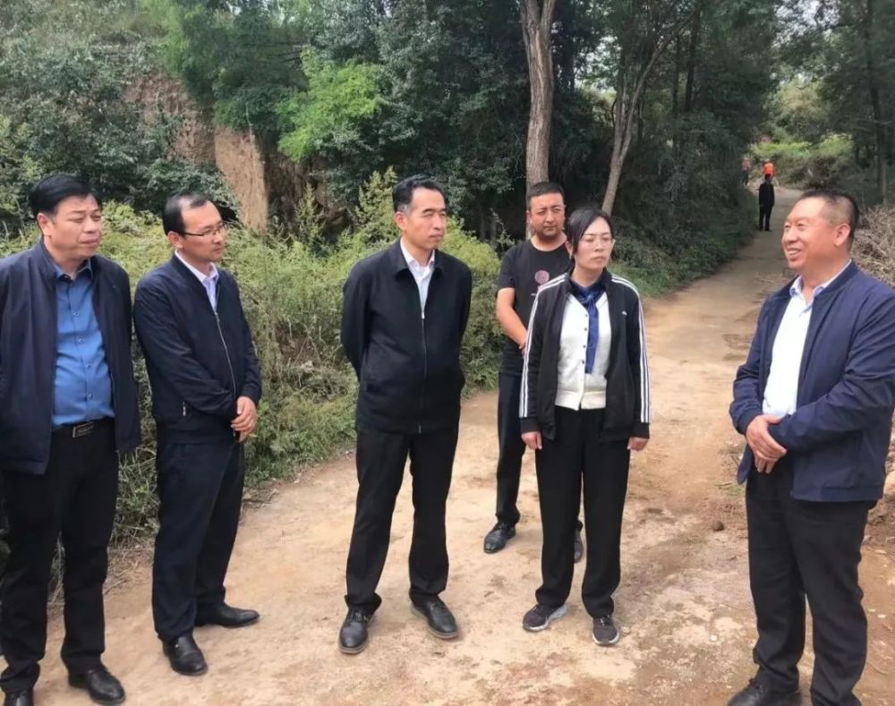 9月6日,县委书记徐龙,县委副书记,政府代县长马晓红到各乡镇实地调研