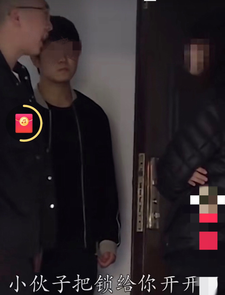 意外之客，女子叫开锁师傅，却来了个10岁小孩